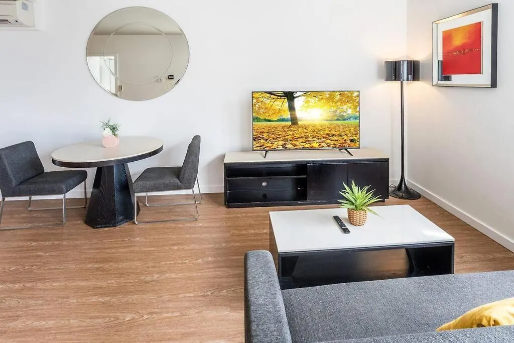 Vibrant Inner City Living 1 Bedroom Apartment Brisbane Australia