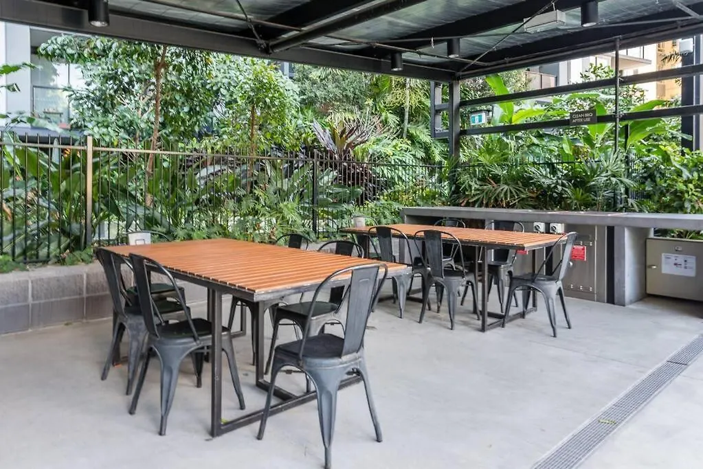 Vibrant Inner City Living 1 Bedroom Apartment Brisbane